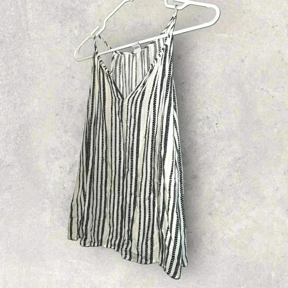 Old navy tank top size‎ Medium - Picture 2 of 4